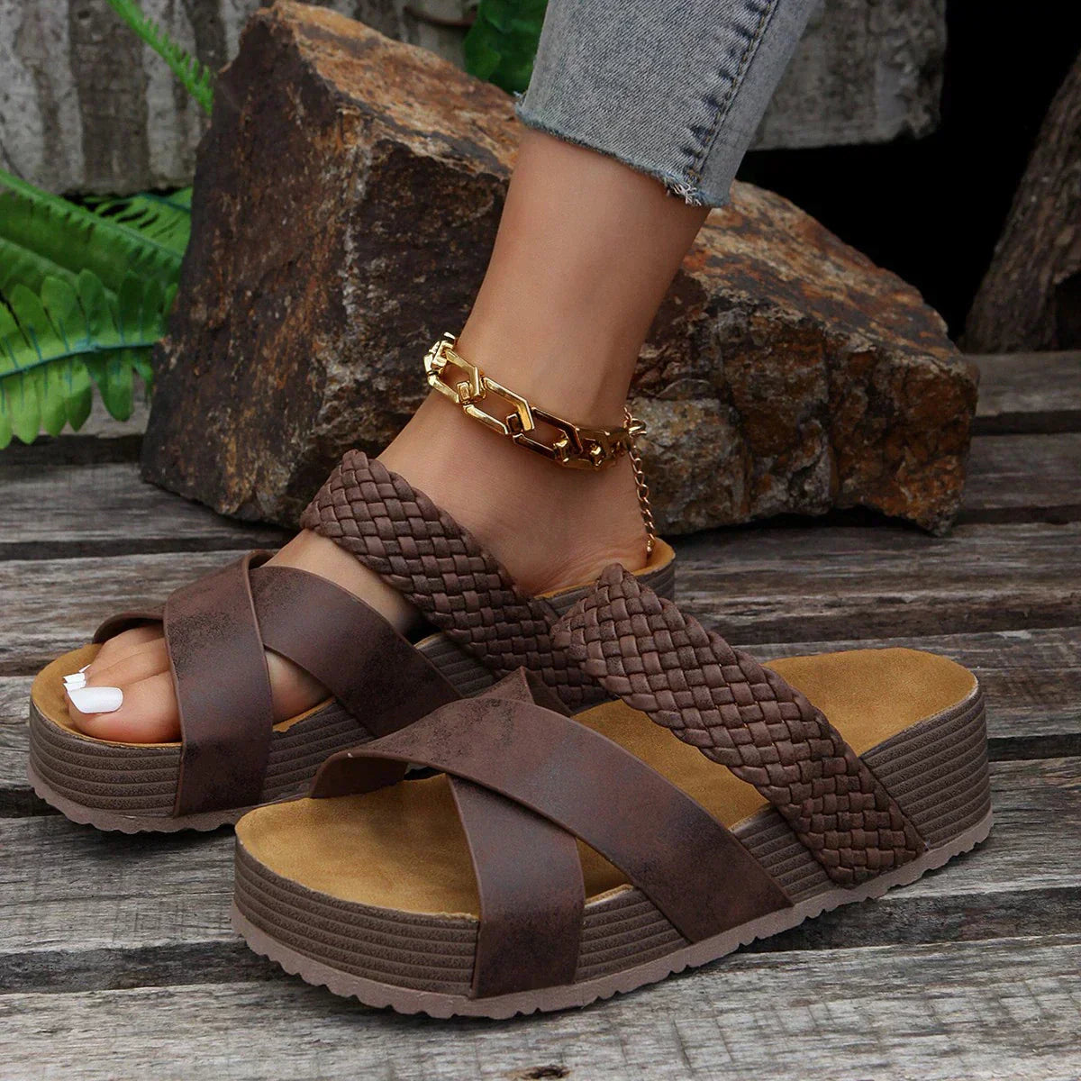 תהילה | סנדלים עם תמיכת קשת אמיתית ומראה סנדל רגיל