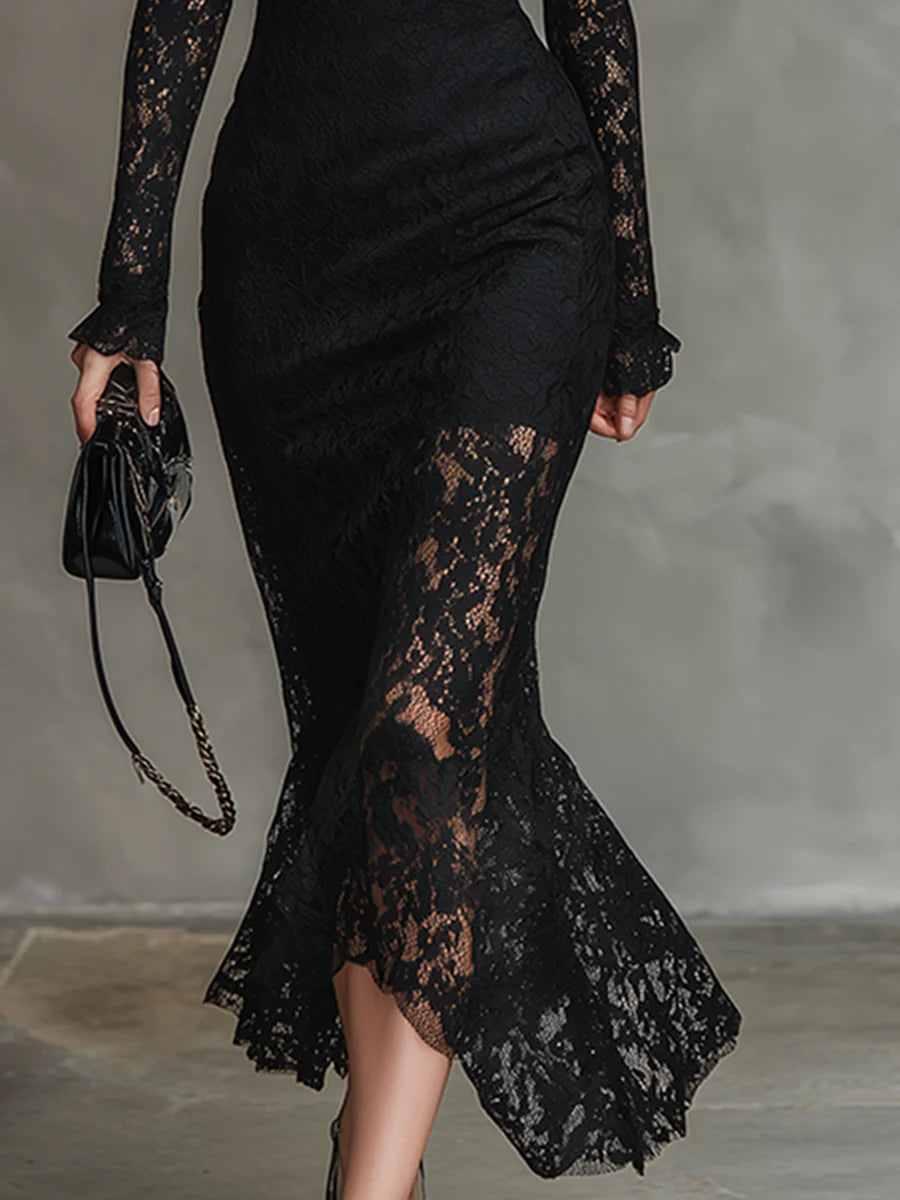 אורלי | שמלת מקסי אלגנטית בתחרה גמישה שחורה עם שובל דג