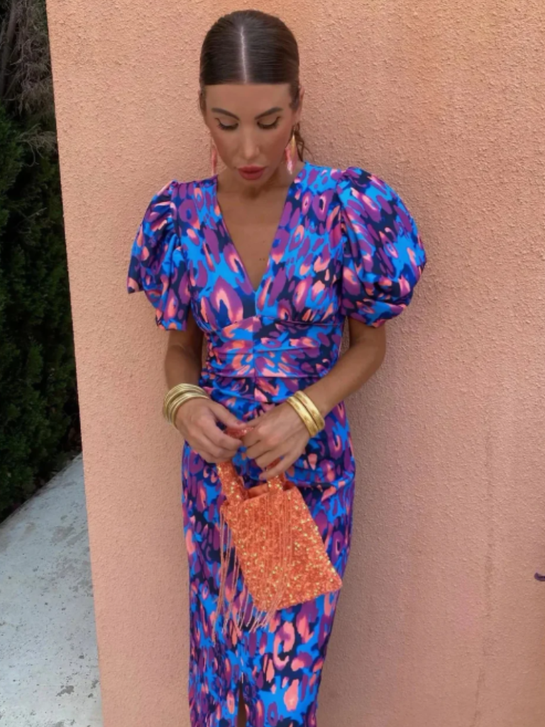 נוי | שמלת מידי בהדפס מופשט עם קפלים